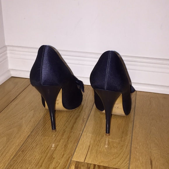 Heels - Picture 3 of 4